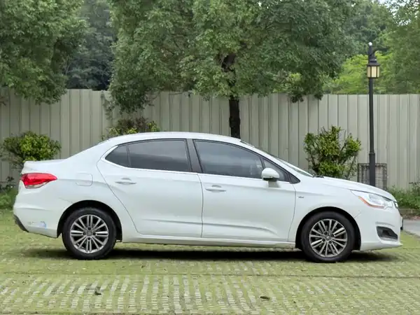 Citroën C4L 2014