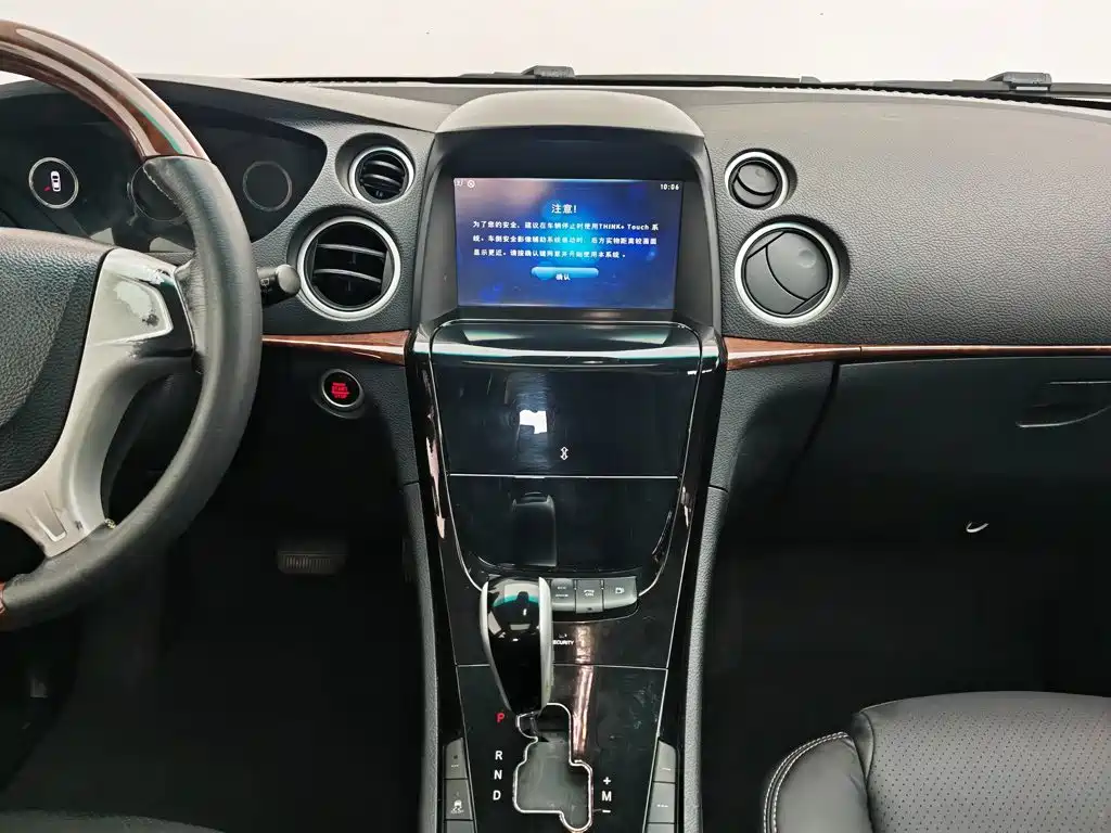 Luxgen Da7 SUV 2016 — фото 12