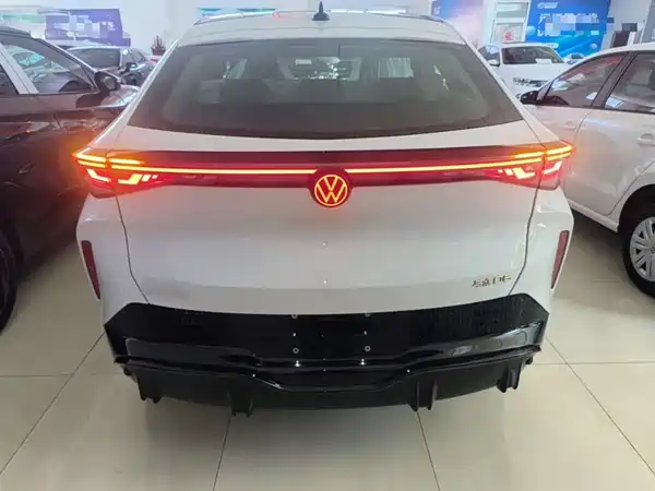 Volkswagen Distinctive 06 2025
