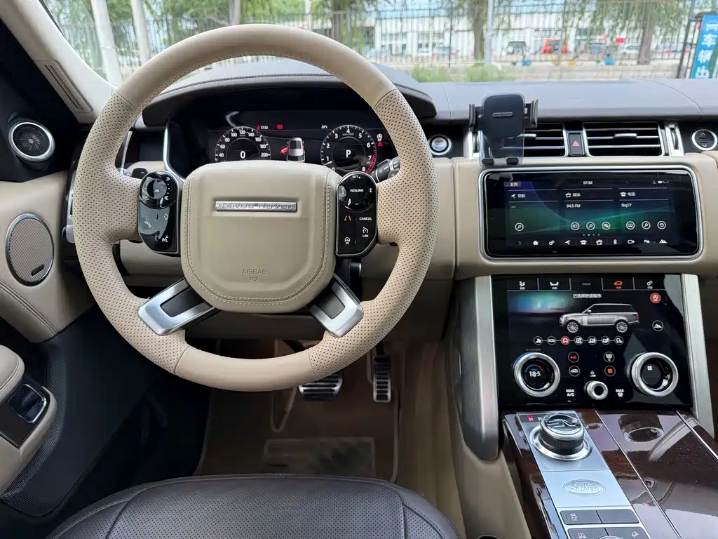 Land Rover Range Rover 2022 — фото 19