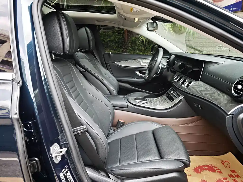 Mercedes-Benz E-Class 2022 — фото 16