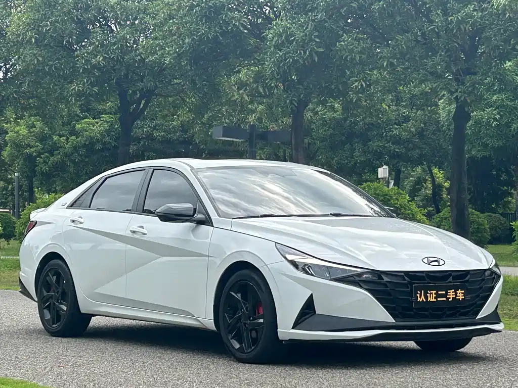 Hyundai Elantra 2022