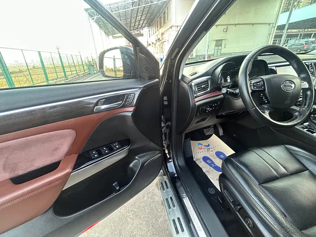 GAC Motor Trumpchi GS8 2019 — фото 17