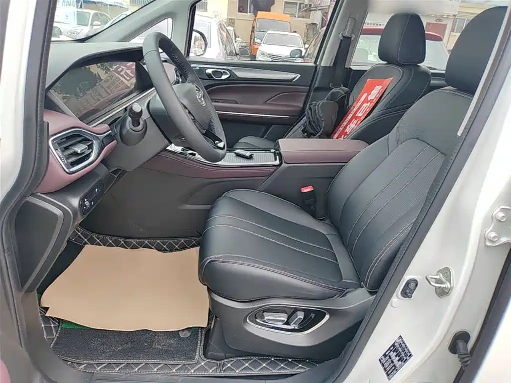 GAC Motor Trumpchi M6 2024 — фото 15
