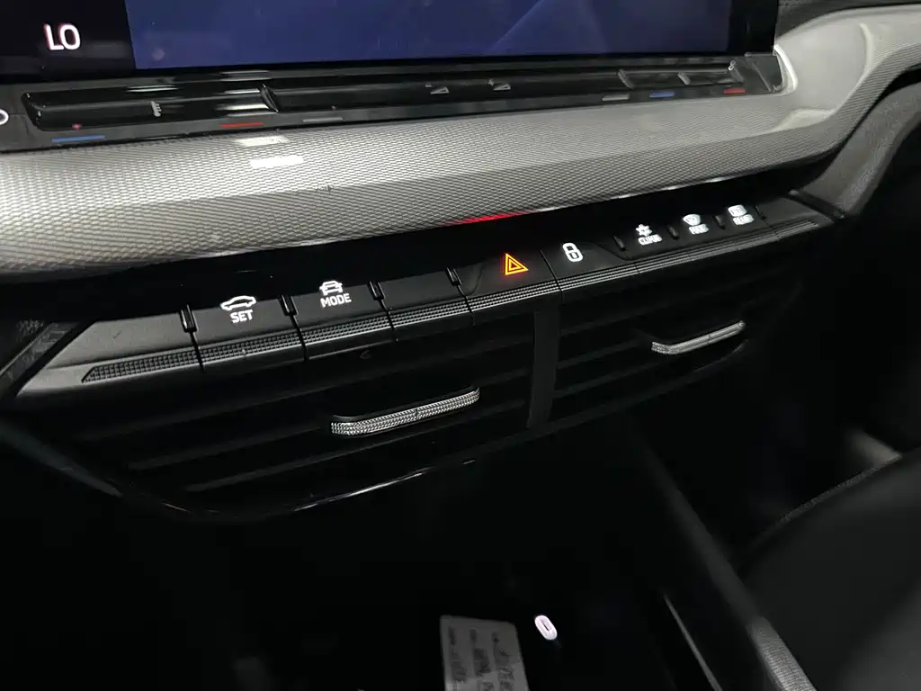 Skoda Octavia 2021 — фото 17