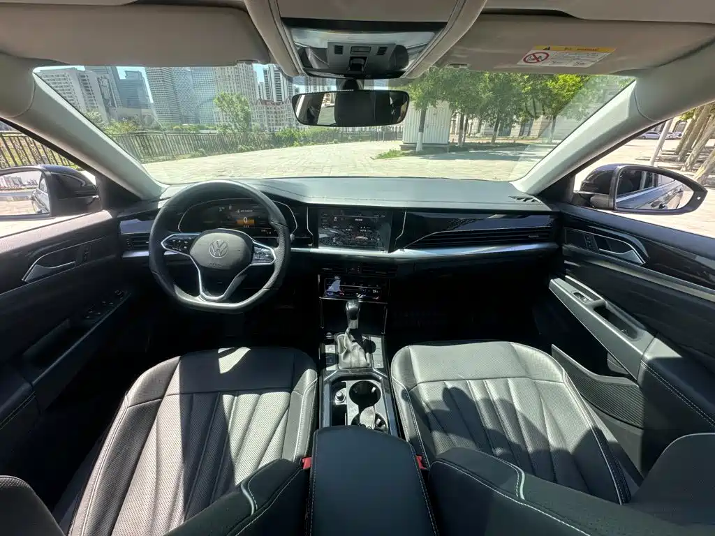 Volkswagen Passat 2024
