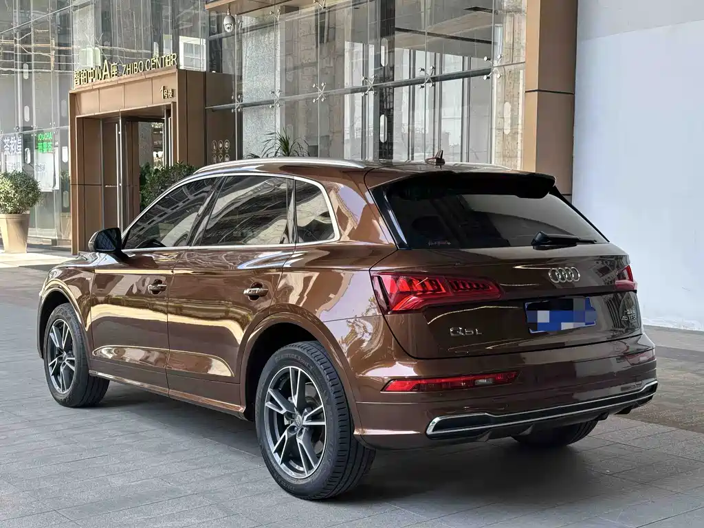 Audi Q5L 2019 — фото 7