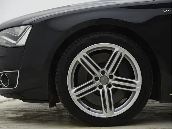 Audi A8 2011