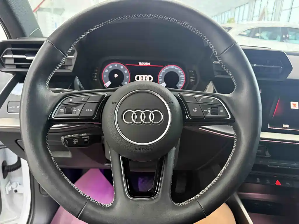 Audi A3 2023 — фото 11