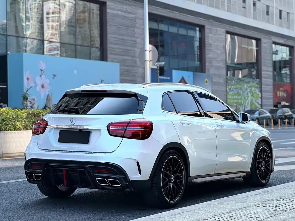 Mercedes-Benz GLA AMG 2016 — фото 20