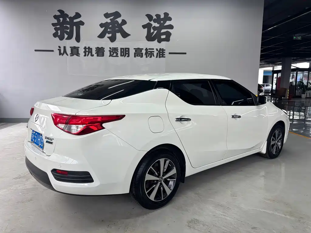 Nissan Bluebird 2016 — фото 14