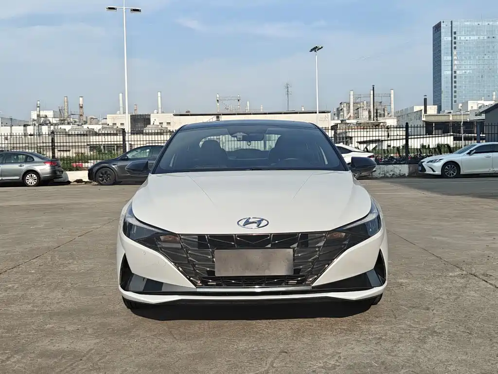 Hyundai Elantra 2023