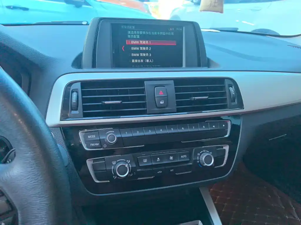 BMW 1 Series 2018 — фото 13