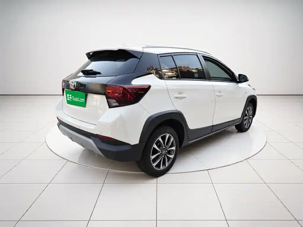 Toyota Yaris L 2023