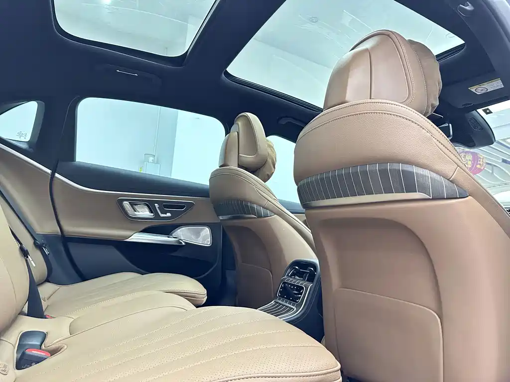 Mercedes-Benz E-Class 2025 — фото 16