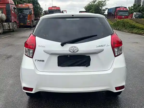 Toyota Yaris L 2015