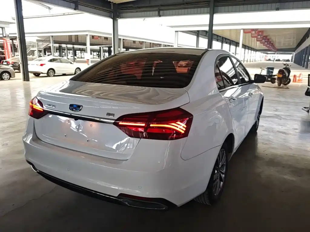 Geely Emgrand 2018