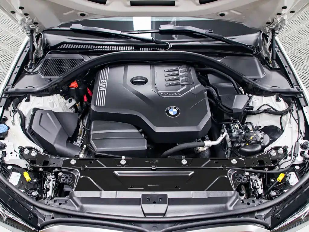 BMW 3 Series 2023 — фото 18