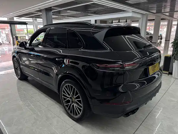 Porsche Cayenne 2023