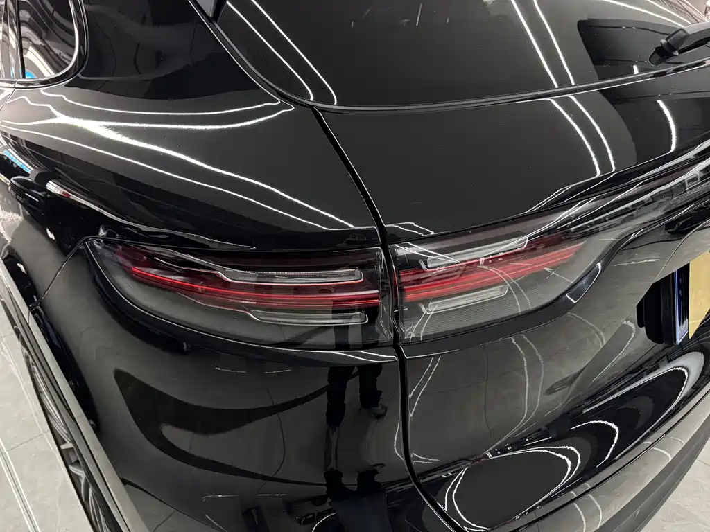 Porsche Cayenne 2023 — фото 11