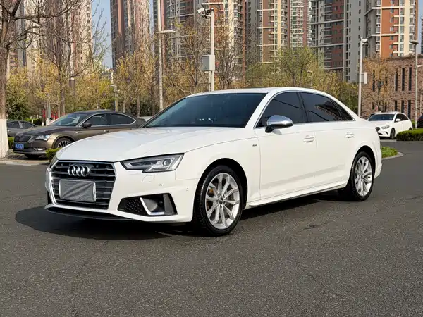 Audi A4L 2019