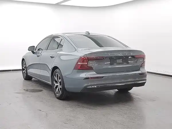 Volvo S60 2023