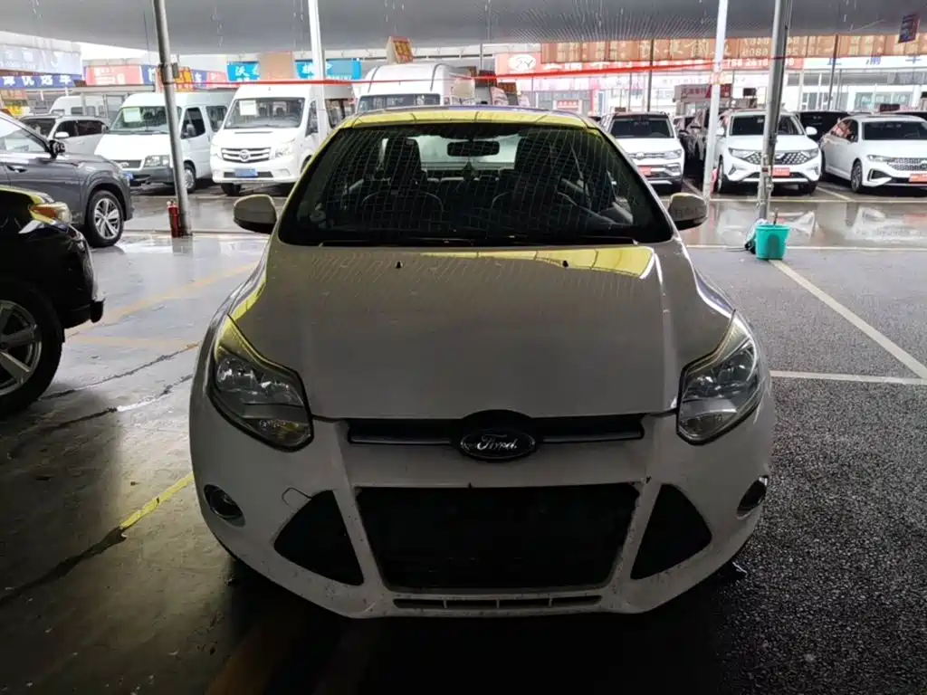 Ford Focus 2015 — фото 3