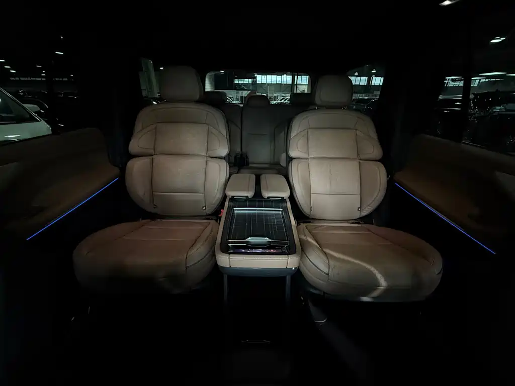 Lincoln Navigator 2025 — фото 16