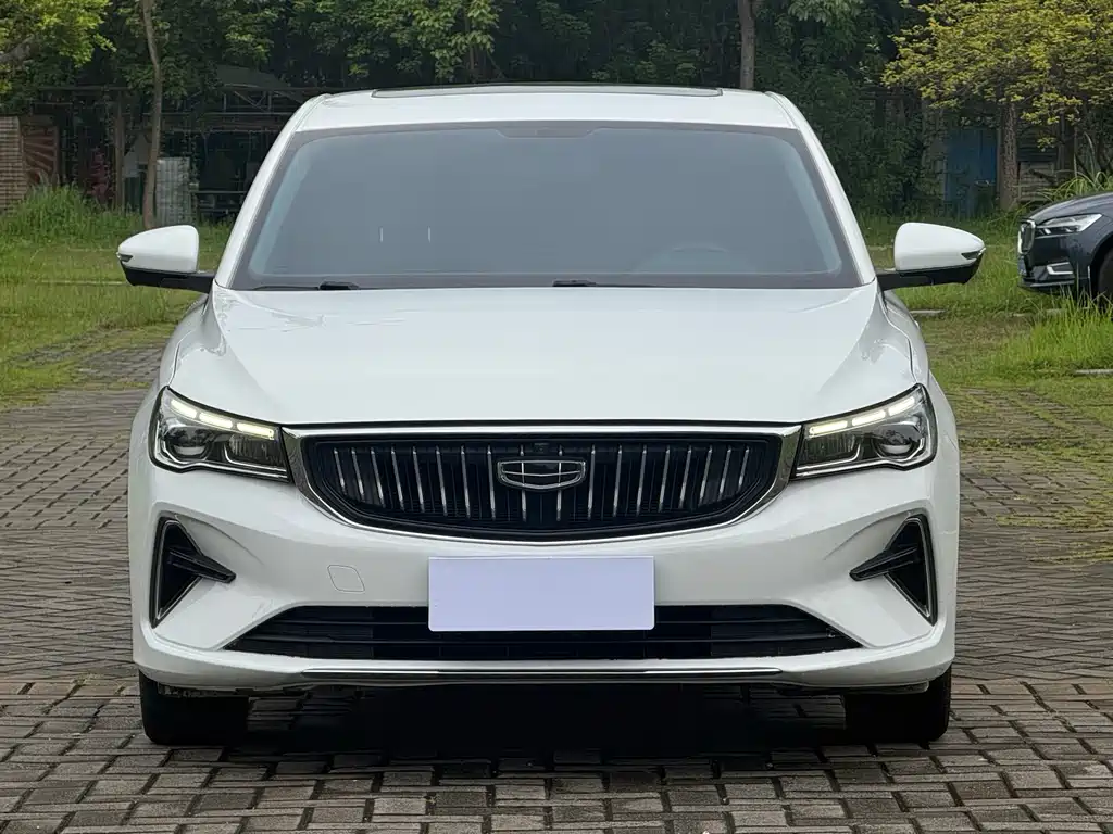Geely Emgrand 2024