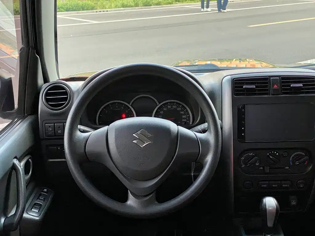Suzuki Jimny 2015 — фото 13