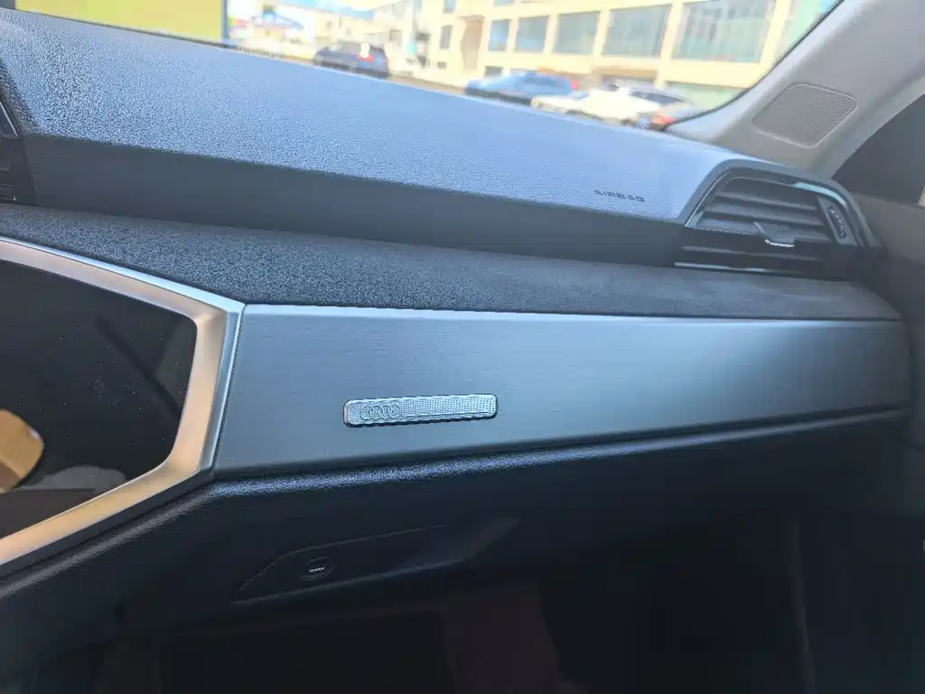 Audi Q3 2023 — фото 11