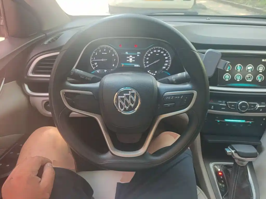 Buick Excelle 2017 — фото 11