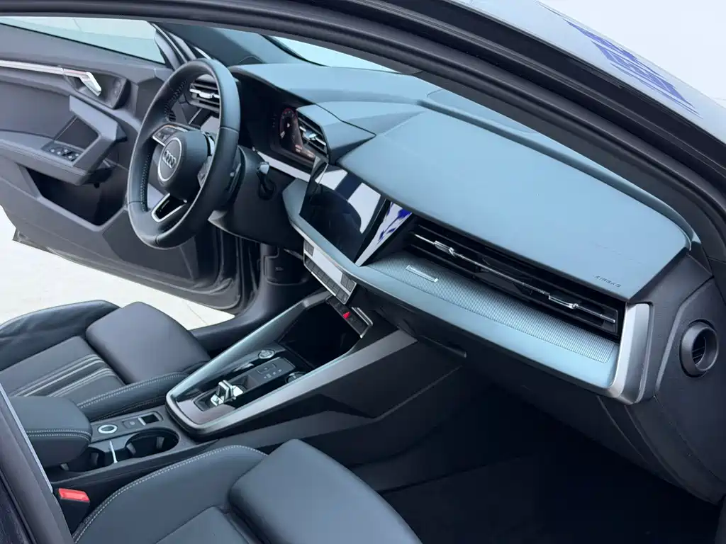 Audi A3 2023 — фото 15