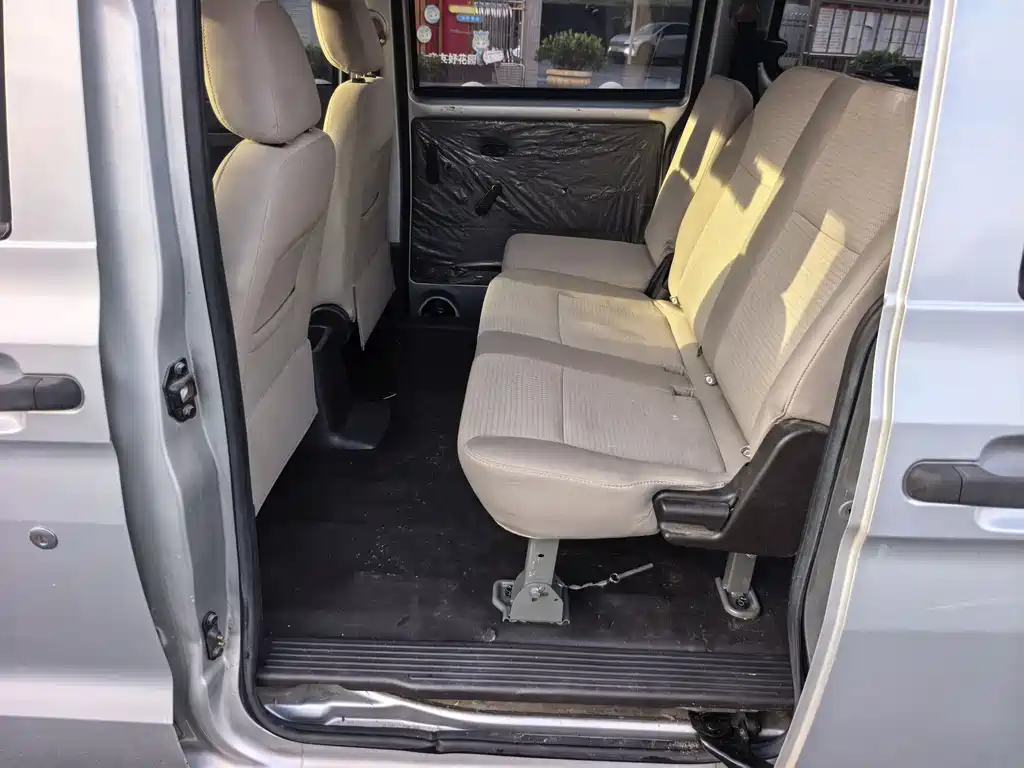 Wuling Hongguang V 2020 — фото 13
