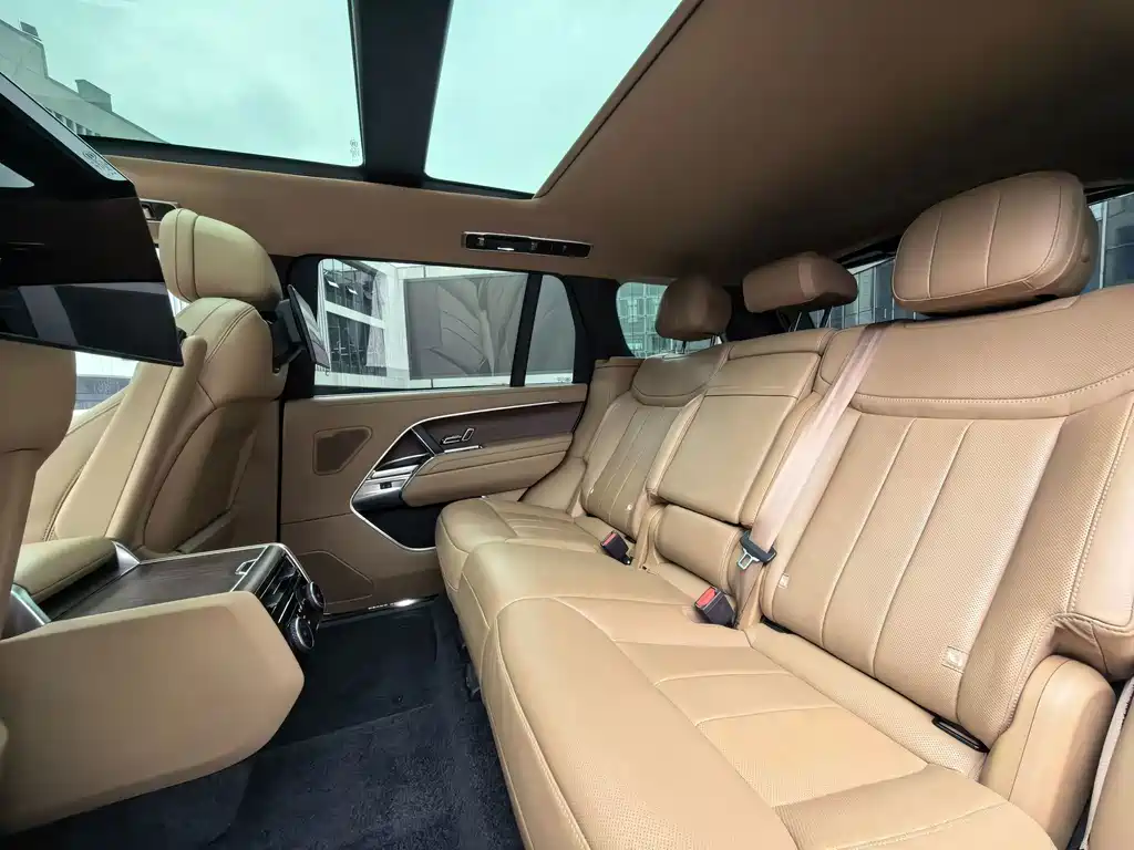 Land Rover Range Rover 2023 — фото 16