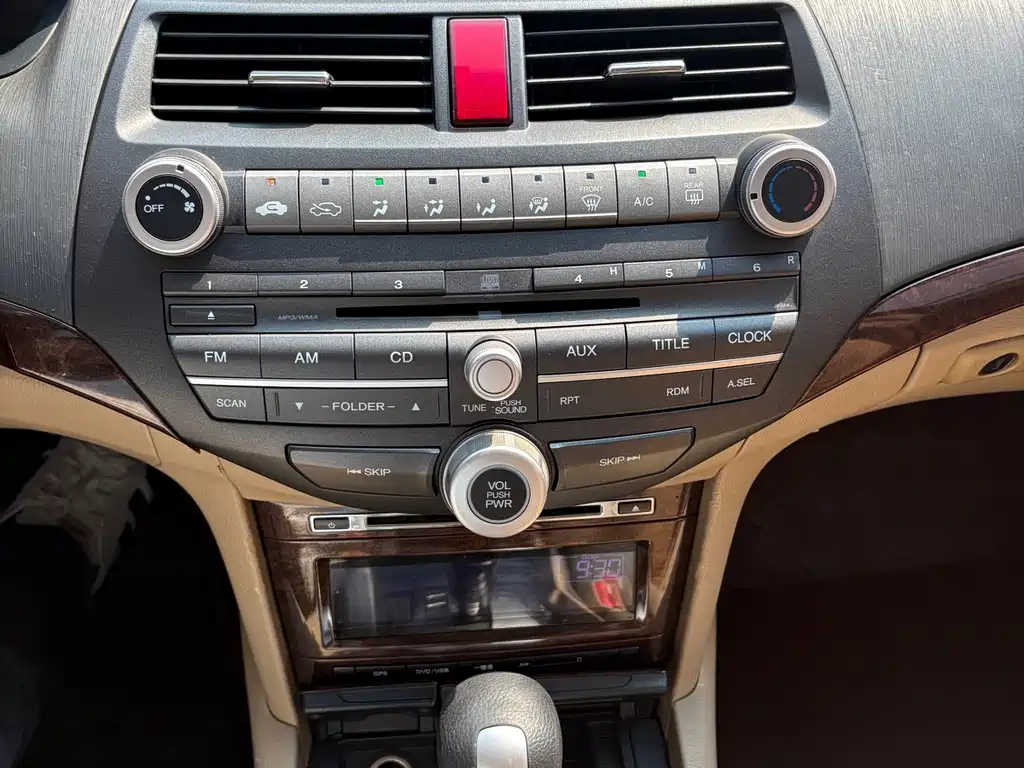 Honda Accord 2013 — фото 13