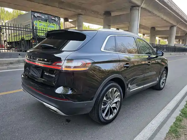 Lincoln Nautilus 2022