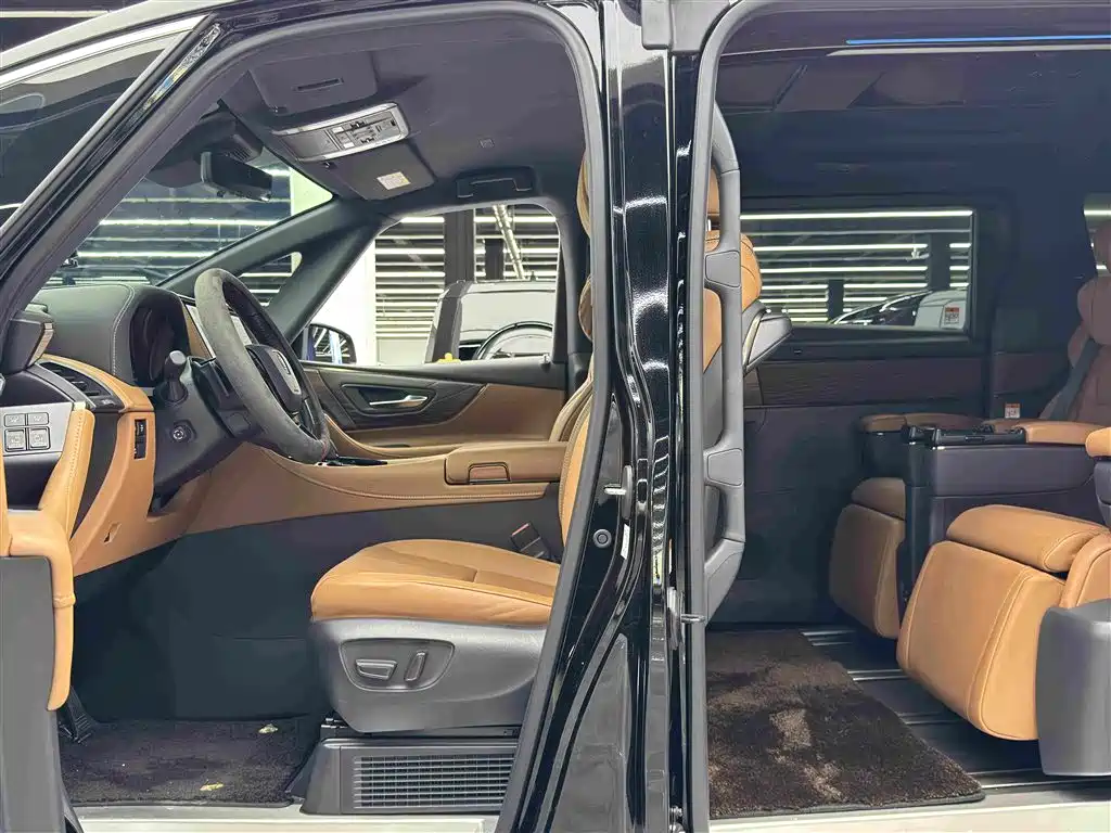 Toyota Vellfire 2025 — фото 8