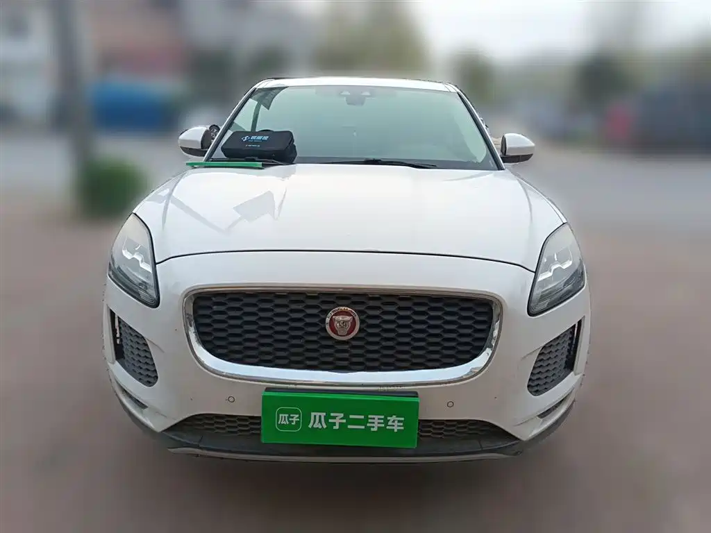 Jaguar E-PACE 2019 — фото 24