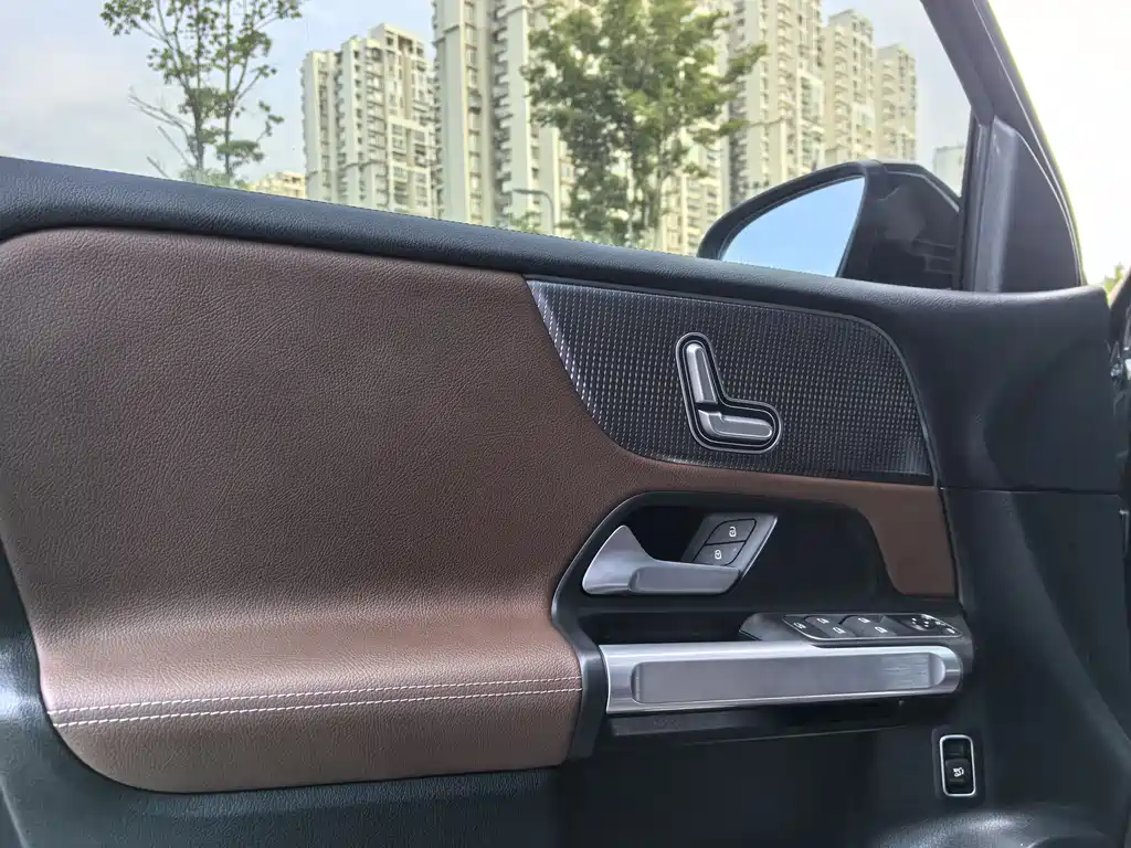 Mercedes-Benz GLB 2021