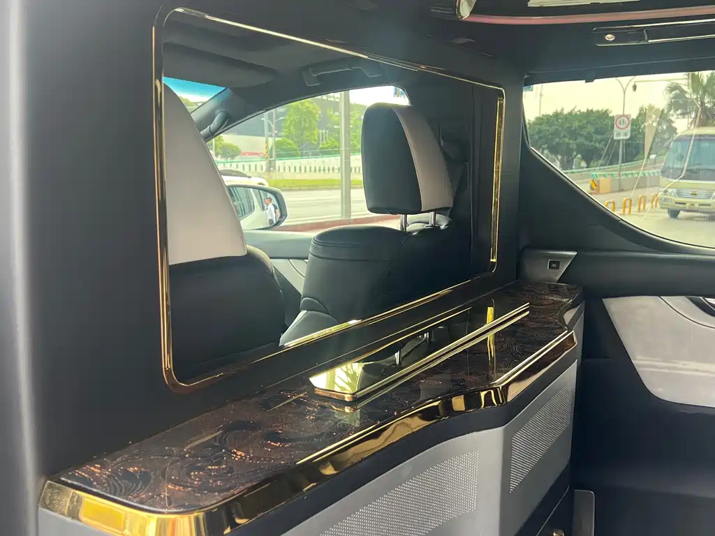 Toyota Alphard 2019 — фото 14