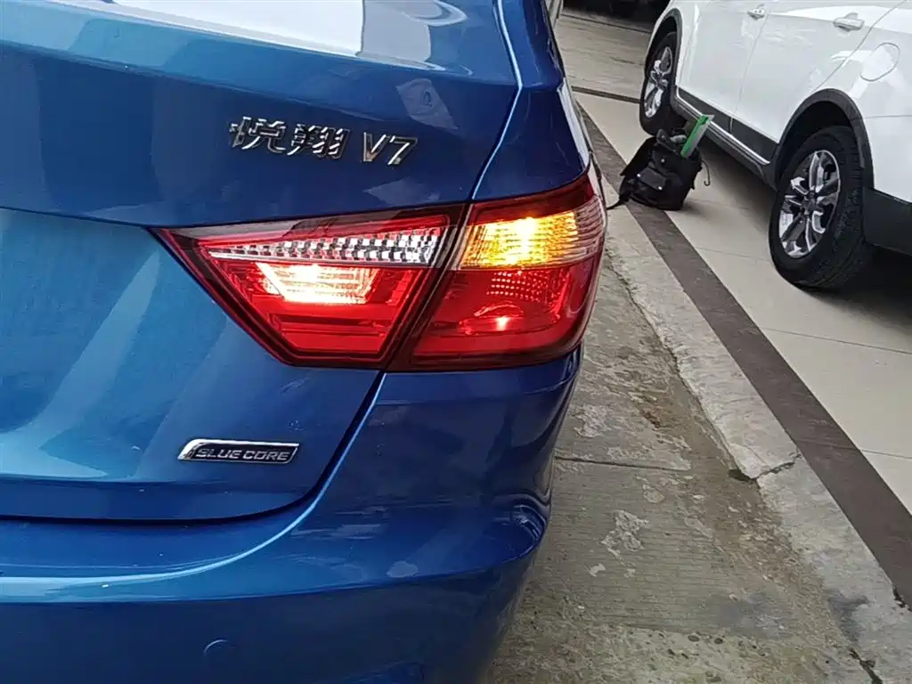 Changan V7 2015 — фото 8