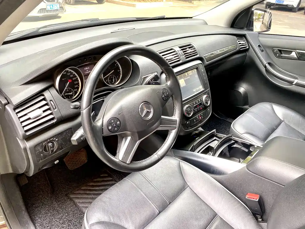 Mercedes-Benz R-Class 2017 — фото 9