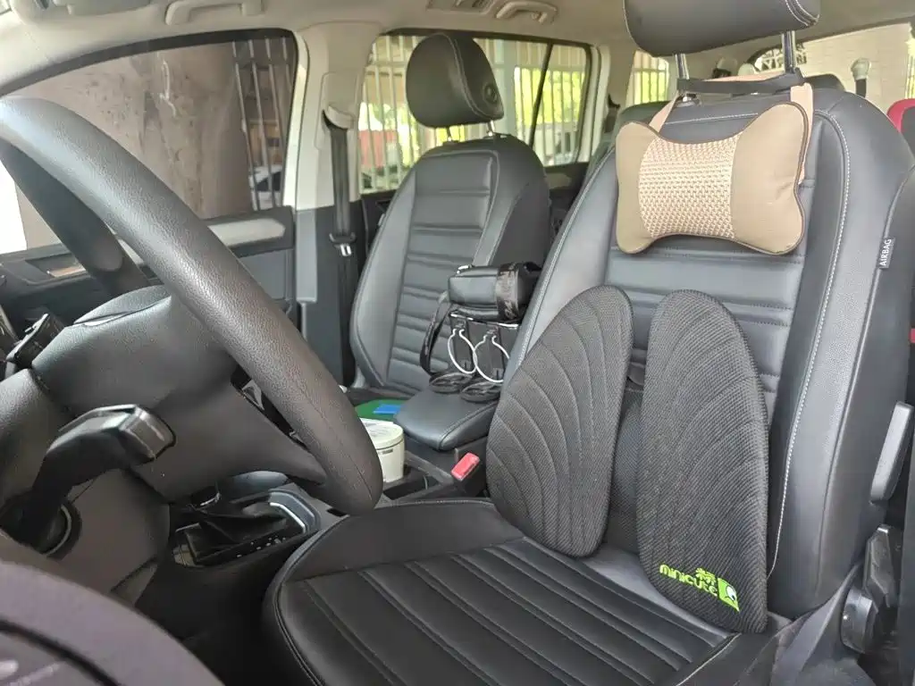 Volkswagen Touran 2018 — фото 12