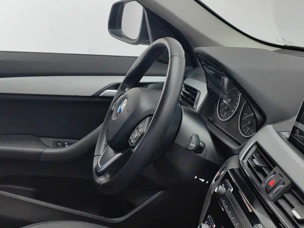 BMW X1 2017 — фото 22