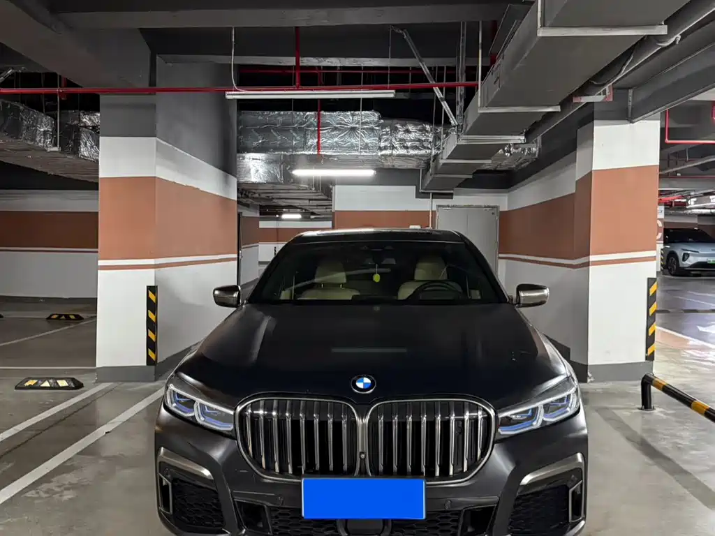 BMW 7 Series 2017 — фото 2