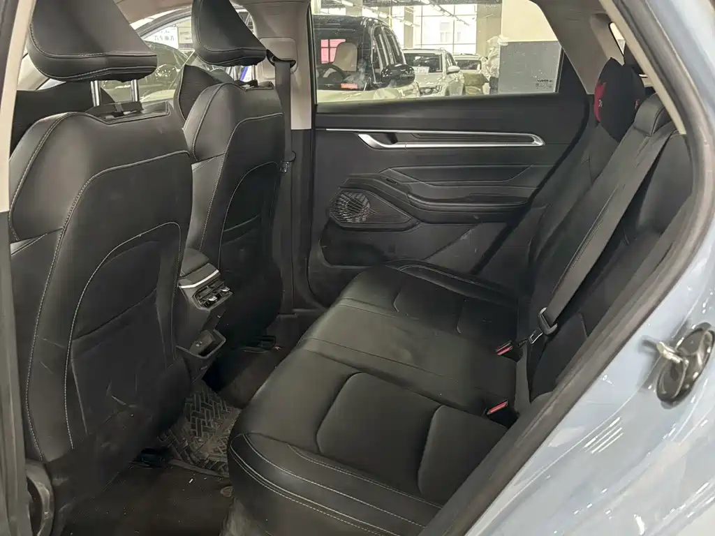 Geely Emgrand 2024
