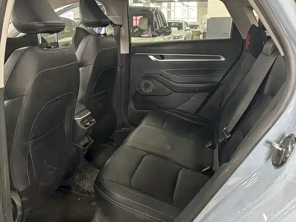 Geely Emgrand 2024