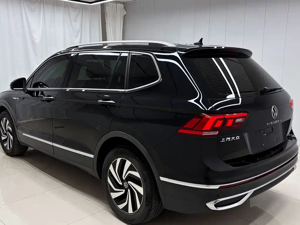 Volkswagen Tiguan L 2023 — фото 4