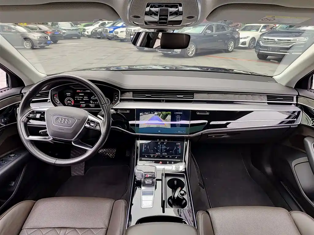Audi A8 2021 — фото 10